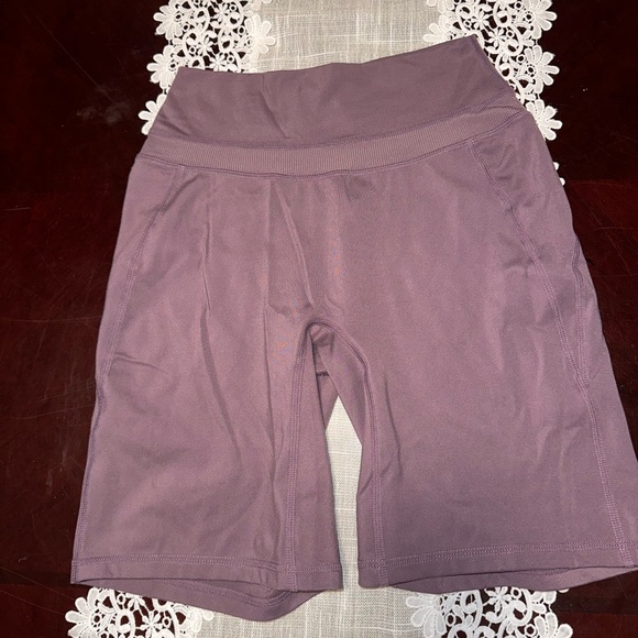 Alphalux Alphalete harmony biker shorts - Picture 2 of 5